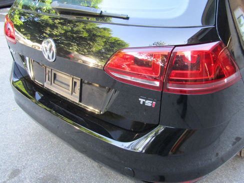 Used 2017 Volkswagen Golf S FWD image 14