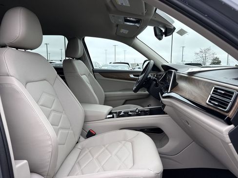 New 2026 Volkswagen Atlas SE FWD image 25