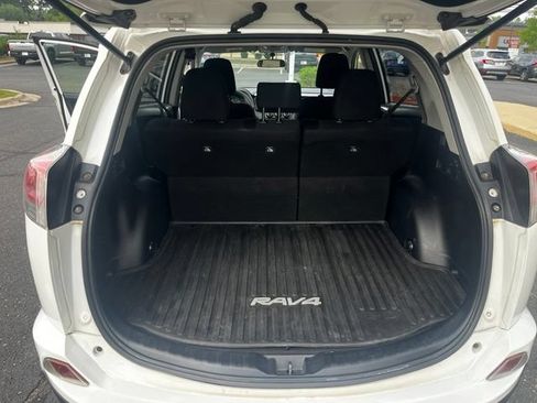Used 2016 Toyota RAV4 LE AWD/4WD image 12