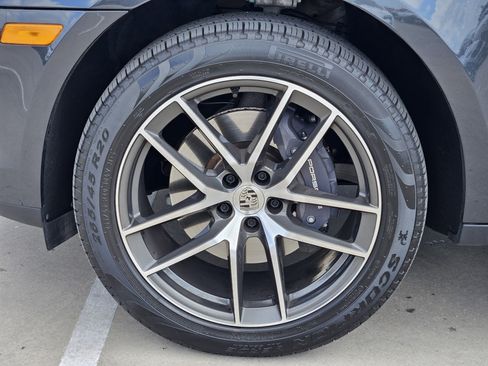 Certified 2026 Porsche Macan image 14
