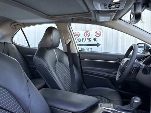Used 2023 Toyota Camry SE w/ Convenience Package image 31