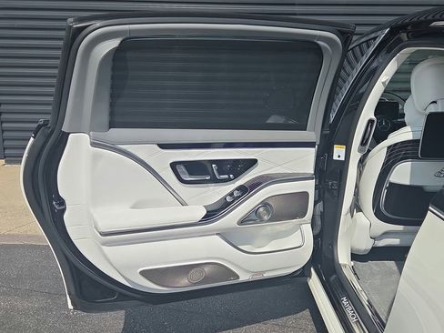 Used 2022 Mercedes-Benz Maybach S 580 4MATIC image 17