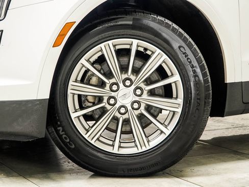 Used 2017 Cadillac XT5 Luxury w/ Driver Awareness Package image 6