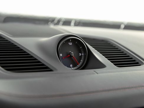 Used 2023 Porsche Cayenne image 24