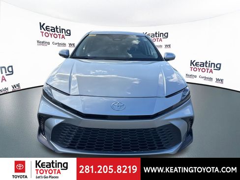 Used 2025 Toyota Camry LE w/ Convenience Package image 2