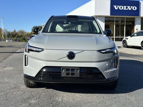 New 2025 Volvo EX90 Plus w/ Protection Package Premier image 22