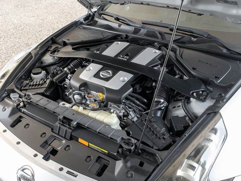 Used 2020 Nissan 370Z Coupe image 39