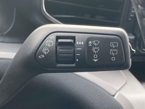 Used 2023 Ford Explorer XLT w/ Equipment Group 202A image 24