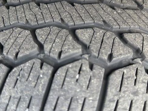 Used 2024 Chevrolet Silverado 1500 LT AWD/4WD image 5