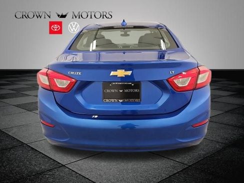 Used 2018 Chevrolet Cruze LT FWD image 5