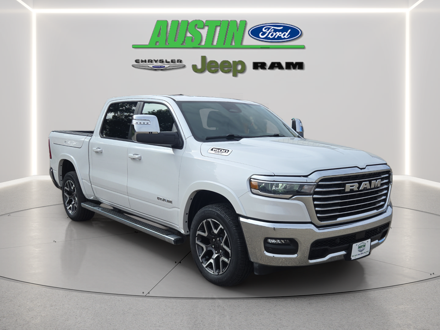 Used 2025 RAM 1500 Laramie w/ Trailer Tow Group AWD/4WD image 7
