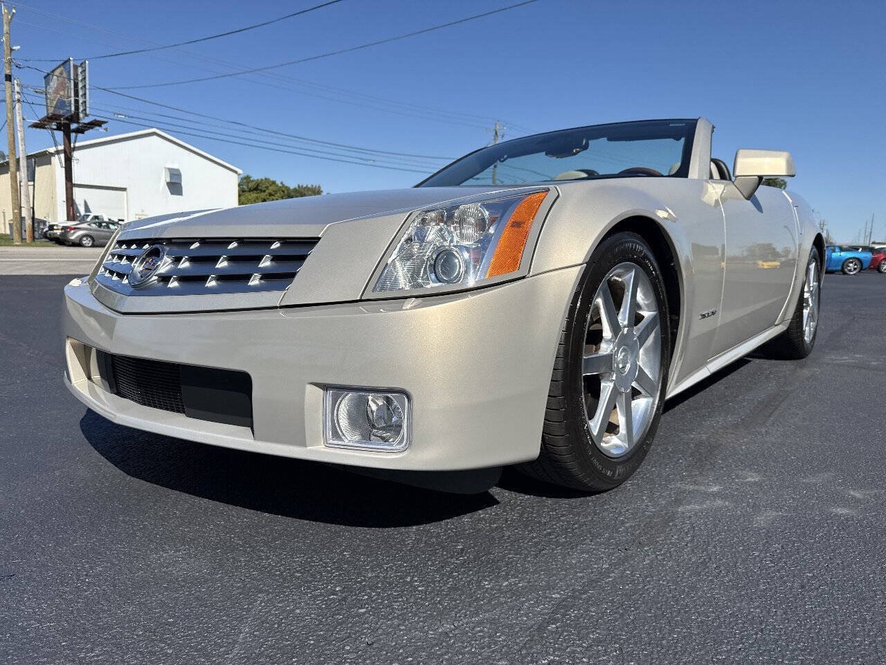 Used 2006 Cadillac XLR RWD image 10