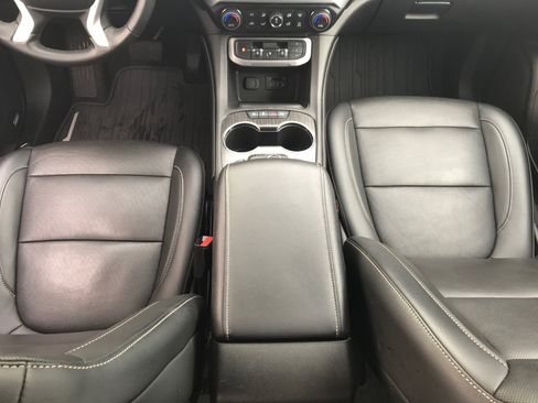 Used 2023 GMC Acadia SLT w/ Trailering Package image 16