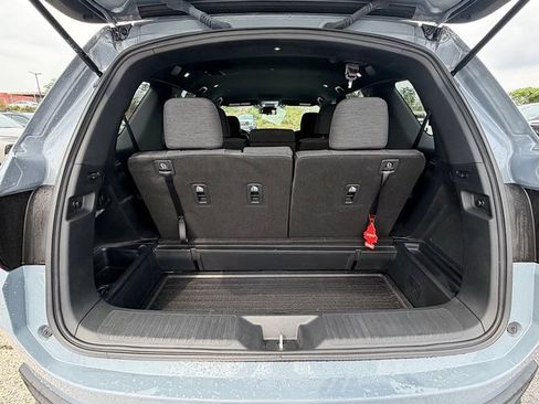 Used 2025 Honda Pilot Sport image 16