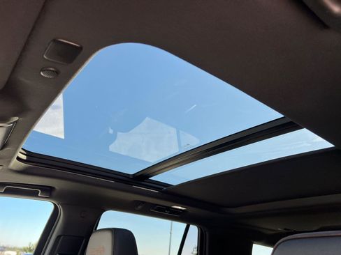 Used 2021 Chevrolet Tahoe High Country image 34