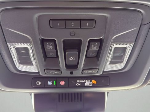 Used 2025 Chevrolet Silverado 1500 High Country w/ Technology Package image 39