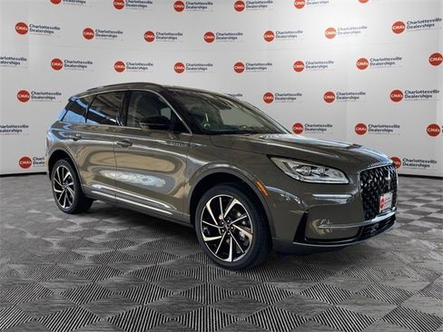 New 2025 Lincoln Corsair Reserve w/ Equipment Group 202A image 7