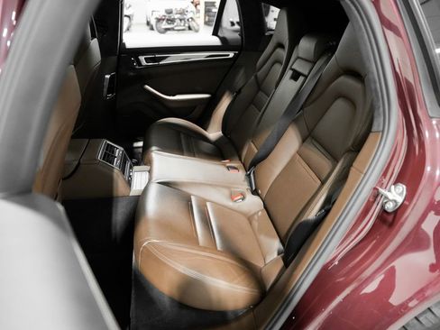 Used 2018 Porsche Panamera Turbo image 29