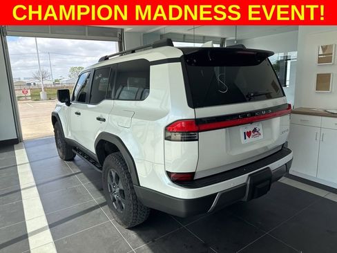 Used 2024 Lexus GX 550 image 5