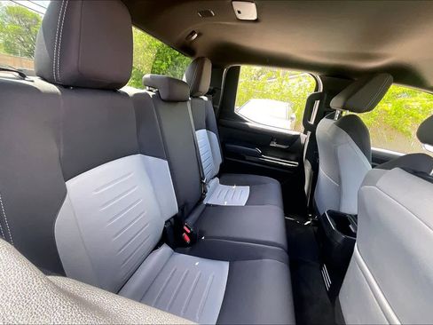 Used 2025 Toyota Tacoma TRD Sport image 19