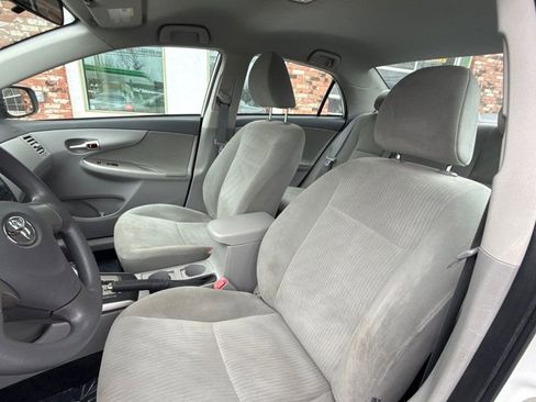 Used 2010 Toyota Corolla LE image 12