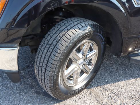 Used 2025 Ford F150 XLT w/ Equipment Group 301A Standard AWD/4WD image 17