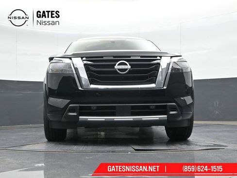 Used 2025 Nissan Pathfinder Platinum AWD/4WD image 48