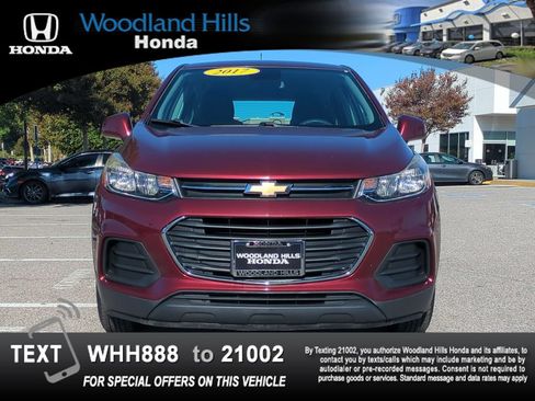 Used 2017 Chevrolet Trax LS FWD image 2