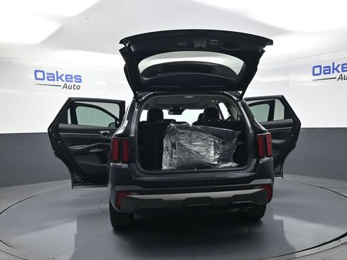 Certified 2025 Kia Sorento X-Line EX AWD/4WD image 52