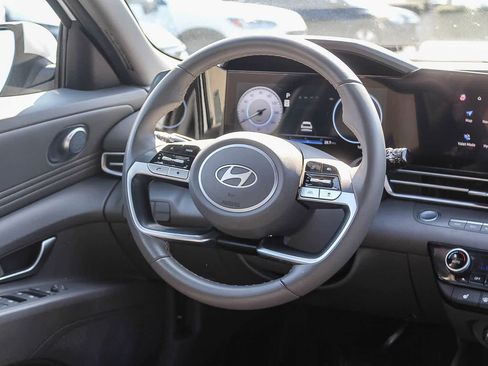 Certified 2024 Hyundai Elantra SEL w/ Convenience Package image 19