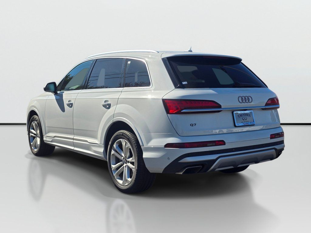 Used 2025 Audi Q7 3.0T Premium Plus AWD/4WD image 3