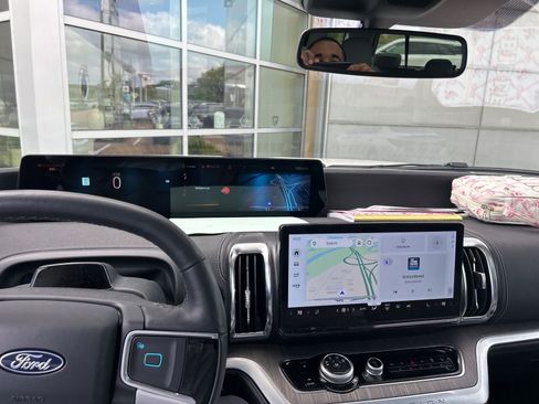 Used 2025 Ford Expedition Platinum w/ Platinum Ultimate Package image 20