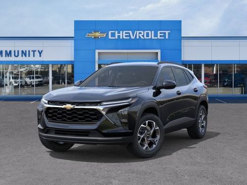 New 2026 Chevrolet Trax LT w/ LT Convenience Package FWD image 8