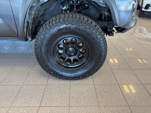 Used 2023 Toyota Tacoma TRD Off-Road AWD/4WD image 11