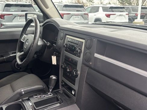 Used 2009 Jeep Commander Sport image 15