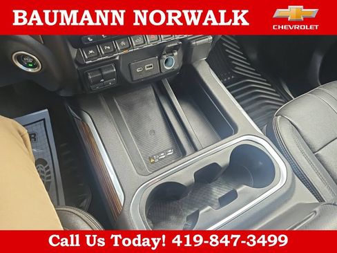 Used 2021 Chevrolet Silverado 1500 High Country w/ Technology Package AWD/4WD image 59