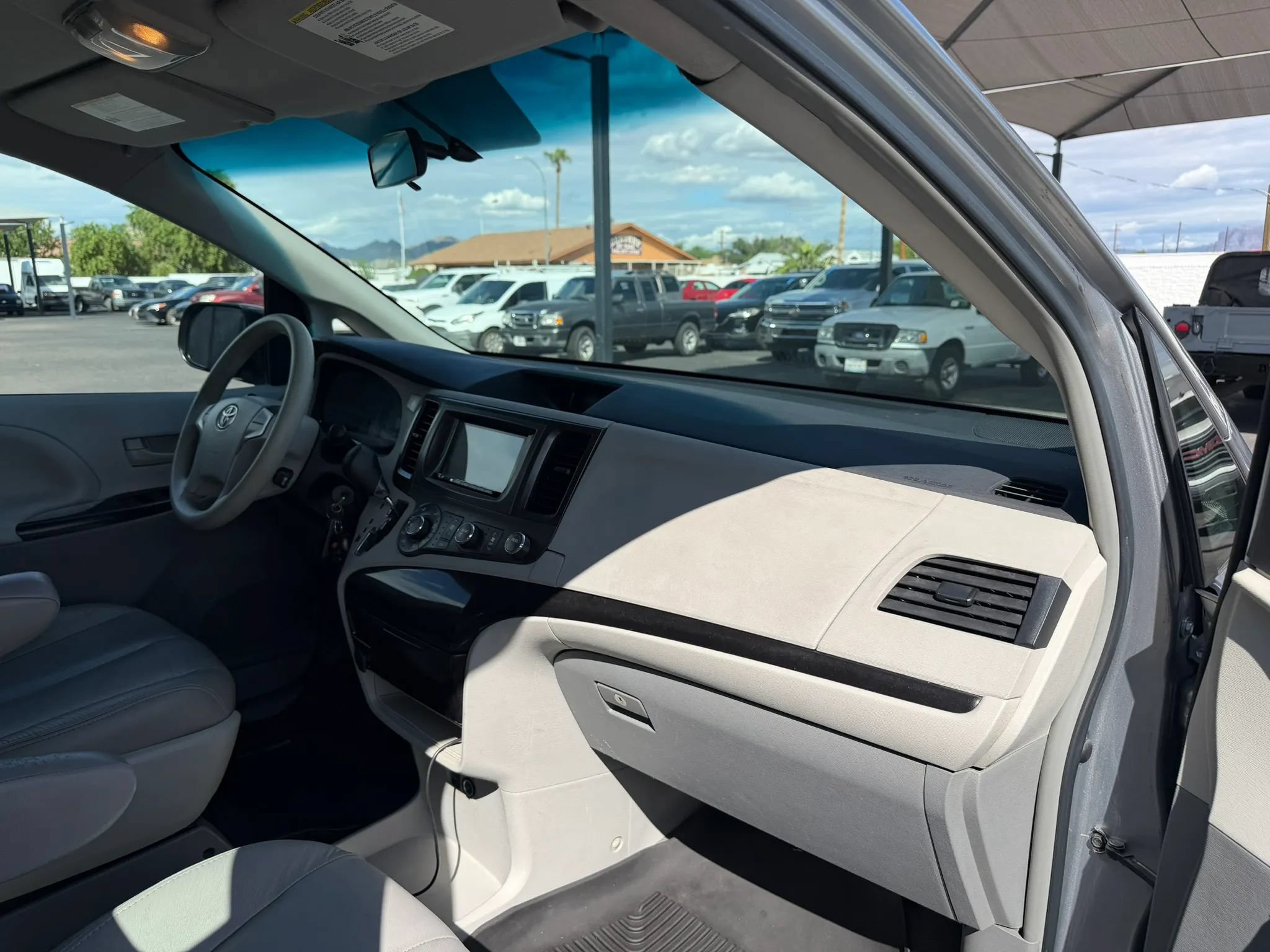 Used 2011 Toyota Sienna FWD image 28