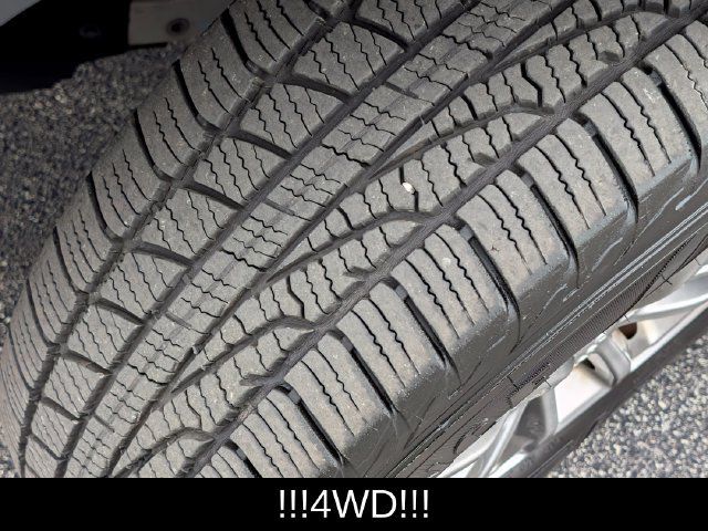 Used 2019 Jeep Cherokee Latitude Plus w/ Cold Weather Group AWD/4WD image 11