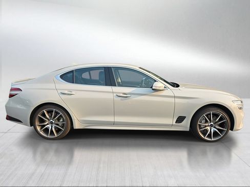 Used 2026 Genesis G70 2.5T AWD/4WD image 2