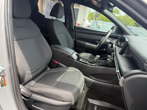 Used 2025 Hyundai Santa Cruz SE AWD/4WD image 19