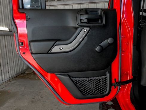 Used 2017 Jeep Wrangler Unlimited Sport w/ Connectivity Group image 44