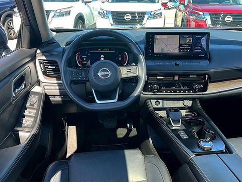 Certified 2024 Nissan Rogue Platinum image 8