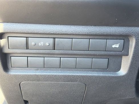 Used 2024 Mitsubishi Outlander SE image 23