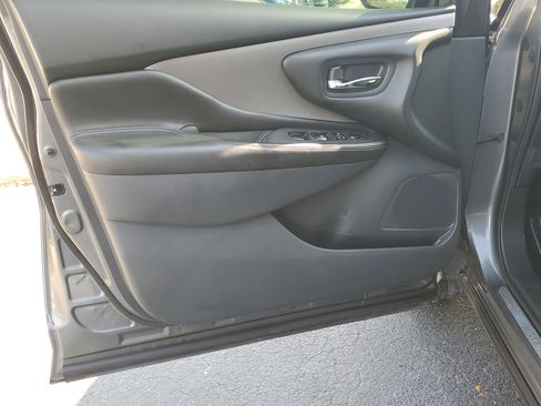 Used 2023 Nissan Murano SV image 17