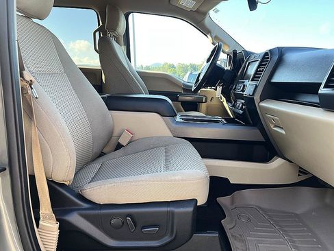 Used 2020 Ford F150 XLT w/ Equipment Group 302A Luxury AWD/4WD image 19