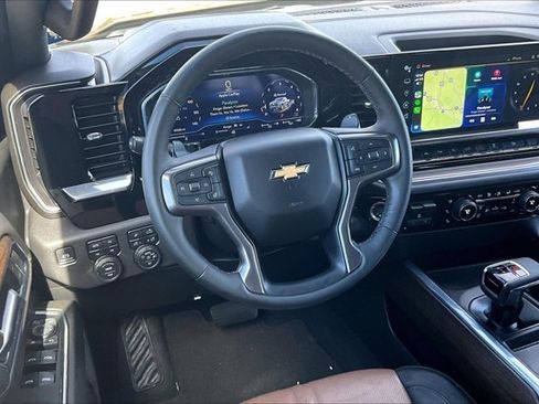 Used 2023 Chevrolet Silverado 1500 High Country image 17