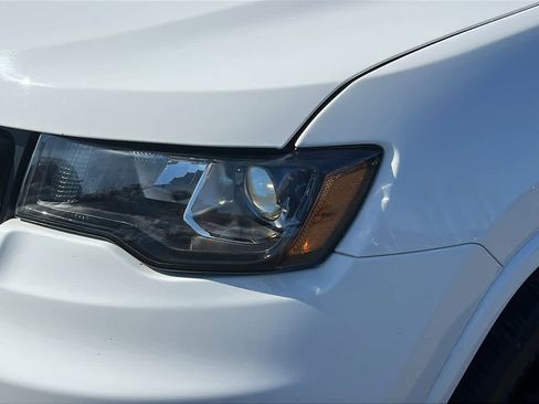 Used 2022 Jeep Grand Cherokee Laredo X image 7