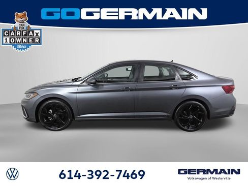 Certified 2025 Volkswagen Jetta SE w/ Sunroof Package FWD image 12