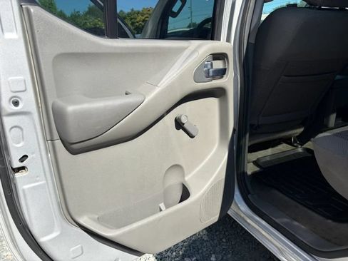 Used 2014 Nissan Frontier S AWD/4WD image 18