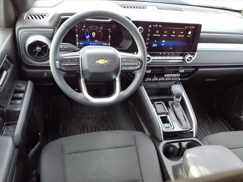 Used 2023 Chevrolet Colorado LT w/ LT Convenience Package image 6